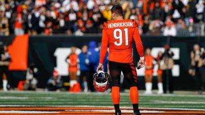 Sources -- DE Trey Hendrickson to end holdout, report to Bengals - ESPN