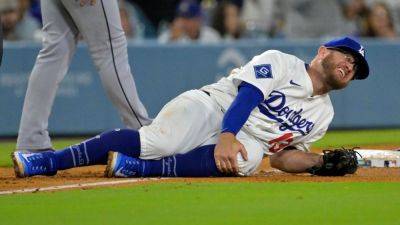 Dodgers put Max Muncy on injured list with bone bruise in knee - ESPN