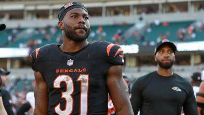 Bengals release veteran RB Zack Moss after 1 season - ESPN - espn.com - state Texas - county Brooks