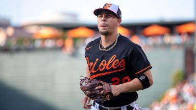 Source -- Astros add veteran Ramon Urias in deal with Orioles - ESPN
