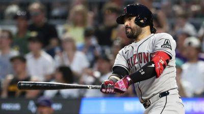 Mariners to acquire slugger Eugenio Suárez from D'Backs: reports