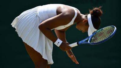 Naomi Osaka fades, bounced from Wimbledon by Pavlyuchenkova - ESPN