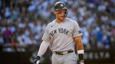 Volpe's toss hits Judge as sloppy Yankees lose sixth straight - ESPN