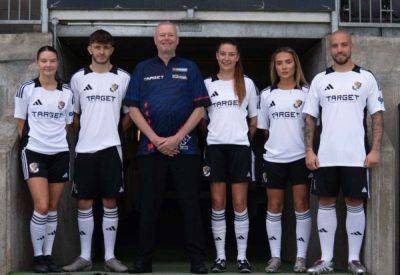 Raymond Van-Barneveld - Thomas Reeves - Dutch five-time darts world champion Raymond van Barneveld helps launch Target Darts’ sponsorship deal with Isthmian Premier Dartford for next two seasons - kentonline.co.uk - Netherlands