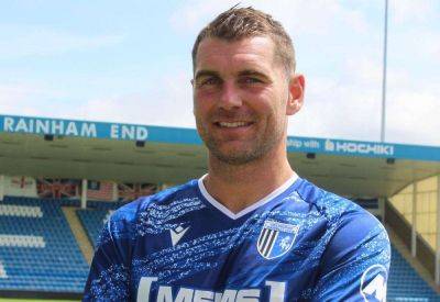 Gareth Ainsworth - Luke Cawdell - Sam Gale - Joe Gbode - Shad Ogie - Medway Sport - Gillingham’s new signing Sam Vokes set to miss first few games of pre-season as he continues to recover from an arm break in Wycombe’s final game of their regular season - kentonline.co.uk - county Stockport
