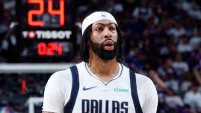Anthony Davis - Luka Doncic - Kyrie Irving - Sources - Mavs' Anthony Davis had surgery for detached retina - ESPN - espn.com - Los Angeles - county Dallas - county Maverick - county Davis