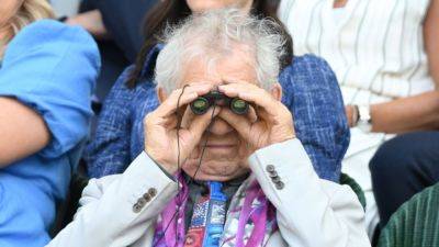 Wimbledon 2025: Ian McKellan, Jodie Foster in attendance in London - ESPN - espn.com - county Foster