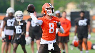 Browns QB Kenny Pickett (hamstring) returns to practice - ESPN