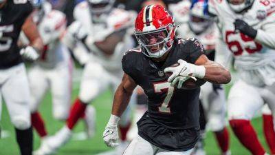 Mike Clay - Matt Bowen - Tristan H.Cockcroft - Liz Loza - The Ultimate Fantasy Football Cheat Sheet: picks, busts, more - ESPN - espn.com