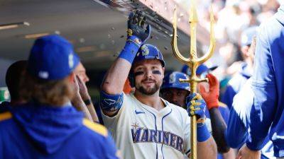 Cal Raleigh hits MLB-best 45th HR, Mariners win 7th straight - ESPN