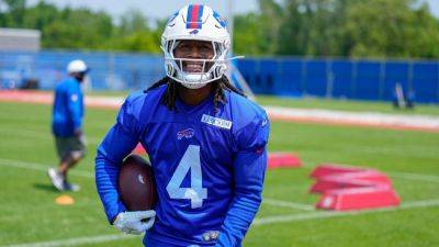 Sean Macdermott - Brandon Beane - James Cook returns to Bills practice amid contract dispute - ESPN - espn.com - New York - state New York - county Cook - county Park