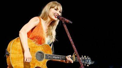 Travis Kelce - Jason Kelce - NHL teams acknowledge Taylor Swift's new album - ESPN - espn.com