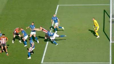International - What's new in the Premier League: War on holding, keeper rule, RefCam - ESPN - espn.com