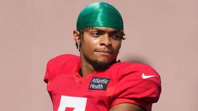 Seth Wenig - Jets' Justin Fields shares he's 'low-key addicted' to reading his Bible, talks relationship with God - foxnews.com - New York - state New Jersey - county Rutherford