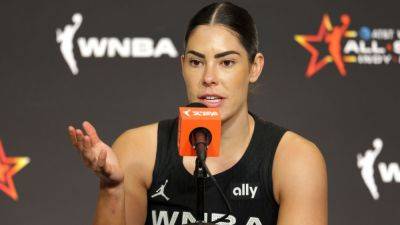 Kelsey Plum clarifies ASG remark on Team Clark, T-shirt meeting - ESPN