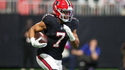 Mike Clay - Matt Bowen - Eric Karabell - Tristan H.Cockcroft - Liz Loza - 2025 fantasy football draft rankings: PPR leagues - ESPN - espn.com