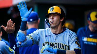 Brewers rally past Reds, tie club record with 13th straight win - ESPN