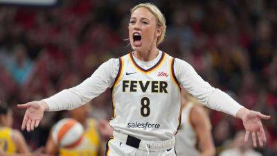 Fever's Sophie Cunningham leaves game with knee injury - ESPN