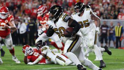 Sources - Jaguars acquire DT Khalen Saunders from Saints - ESPN