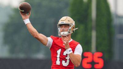 Marcus Freeman - CJ Carr gets the keys: Irish name redshirt freshman starter - ESPN - espn.com - Ireland - state Michigan