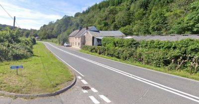 Live updates as crash shuts A40 completely near Llandovery