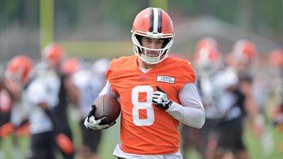 Pete Carroll - Adam Schefter - Kenny Pickett - Kevin Stefanski - Jalen Hurts - Cleveland Browns send QB Kenny Pickett to Las Vegas Raiders - ESPN - espn.com - county Eagle - state Arizona - county Brown - county Cleveland - county Pickett