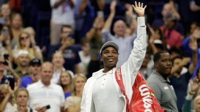Venus Williams, 45, falls to Karolina Muchova in 3 sets at US Open - ESPN