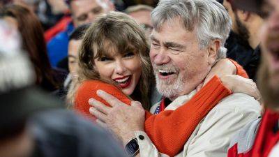 Travis Kelce - Taylor Swift - Travis Kelce's dad shares details of son's proposal to Taylor Swift - foxnews.com - Usa - state Missouri - county Travis - Denver - county Summit - county Taylor - state Maryland - county Lee - Baltimore - county Swift - Instagram