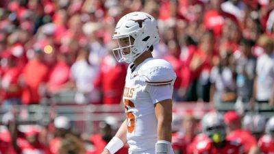 Quinn Ewers - Texas quarterback Arch Manning catches wrath on social media after tough game: 'He's adopted' - foxnews.com - Usa - New York - state Texas - state Ohio