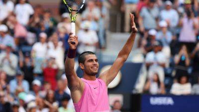Carlos Alcaraz reaches US Open quarters without dropping set - ESPN