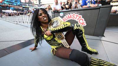 Naomi steals SummerSlam victory from Rhea Ripley, Iyo Sky to retain Women's World Championship