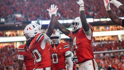 No. 10 Miami digs in late to top No. 6 Notre Dame - ESPN
