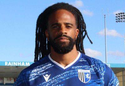 Gillingham sign former Wycombe Wanderers, Reading, Nottingham Forest and Bromley winger Garath McCleary