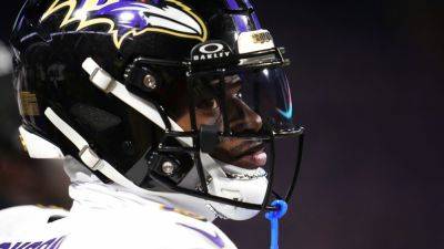 Ravens' Lamar Jackson apologizes to fan for shoving incident - ESPN