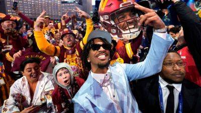 How Jayden Daniels' life has changed since NFL rookie season - ESPN