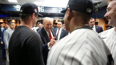 Donald Trump - Alex Brandon - Aaron Boone - Trump arrives at Yankee Stadium, gives speech to team ahead of 9/11 anniversary game - foxnews.com - New York