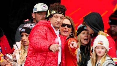 Patrick Mahomes - Donald Trump - Charlie Kirk - Tim Tebow - Patrick Mahomes' mom sends heartfelt message on Charlie Kirk after assassination - foxnews.com - Usa - state Arizona - state Utah - county Mesa