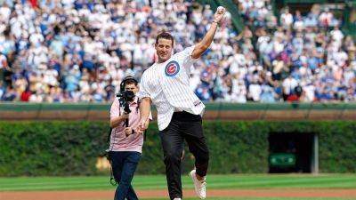 Anthony Rizzo - Cubs great Anthony Rizzo drops home run ball in Wrigley Field stands, jokes 'That's why I'm retired' - foxnews.com - county Ray - state Illinois - county Bay