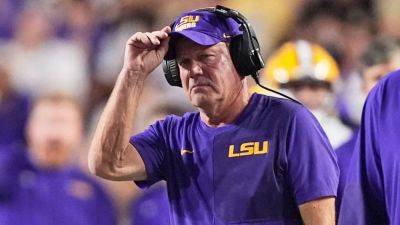 Brian Kelly - Gerald Herbert - LSU, Florida players steamroll coach Brian Kelly on sidelines - foxnews.com - Georgia - county George - state Louisiana - county Davis - county Weston