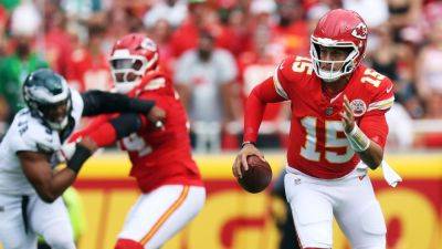 Chiefs blame mistakes, execution for unfamiliar 0-2 start - ESPN