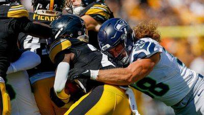 Mike Tomlin - Gene J.Puskar - Steelers returner suffers major kickoff blunder in loss vs Seahawks - foxnews.com - state Iowa - state Pennsylvania - county Johnson