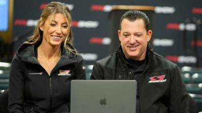 Josh Hart - Tony Stewart to race vs. wife, Leah Pruett, in 2026 NHRA season - ESPN - espn.com