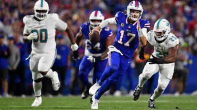 Patrick Mahomes - Josh Allen - Adrian Kraus - Bills' Josh Allen surpasses Patrick Mahomes' touchdown mark in win over Dolphins - foxnews.com - state New York - county Hill - county Park
