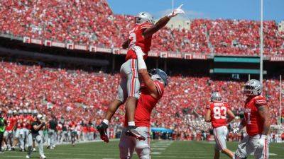 Nick Saban - Ohio State leads new-look AP Top 25, while Alabama tumbles - ESPN - espn.com - Georgia - county Miami - state Oregon - state Texas - state Alabama - state South Carolina - state Ohio - county Tuscaloosa