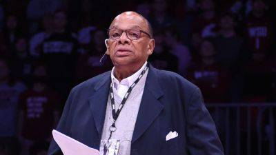 Michael Jordan - Hall of Fame basketball coach George Raveling dies at 88 - ESPN - espn.com - Usa - Washington - Los Angeles - Jordan - county King - state Iowa - state Washington