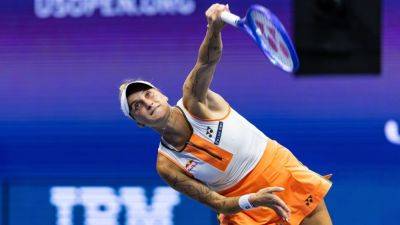 Vondrousova withdraws from US Open, sending Sabalenka to semis - ESPN