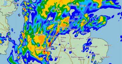 River Mersey - River Irwell - LIVE: Greater Manchester hit by heavy rain as train services cancelled and M62 floods - manchestereveningnews.co.uk