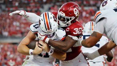 Brent Venables - Oklahoma swarms Auburn in record 10-sack night, moves to 4-0 - ESPN - espn.com - county Norman - state Oklahoma