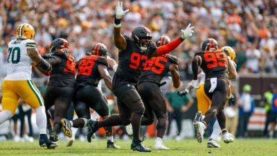 Browns break into win column with wild comeback vs. Packers - ESPN