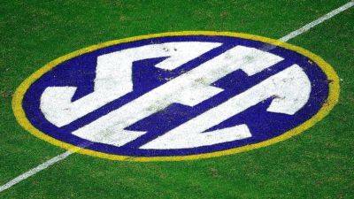 SEC football slate to feature 3 annual opponents for next 4 seasons - ESPN